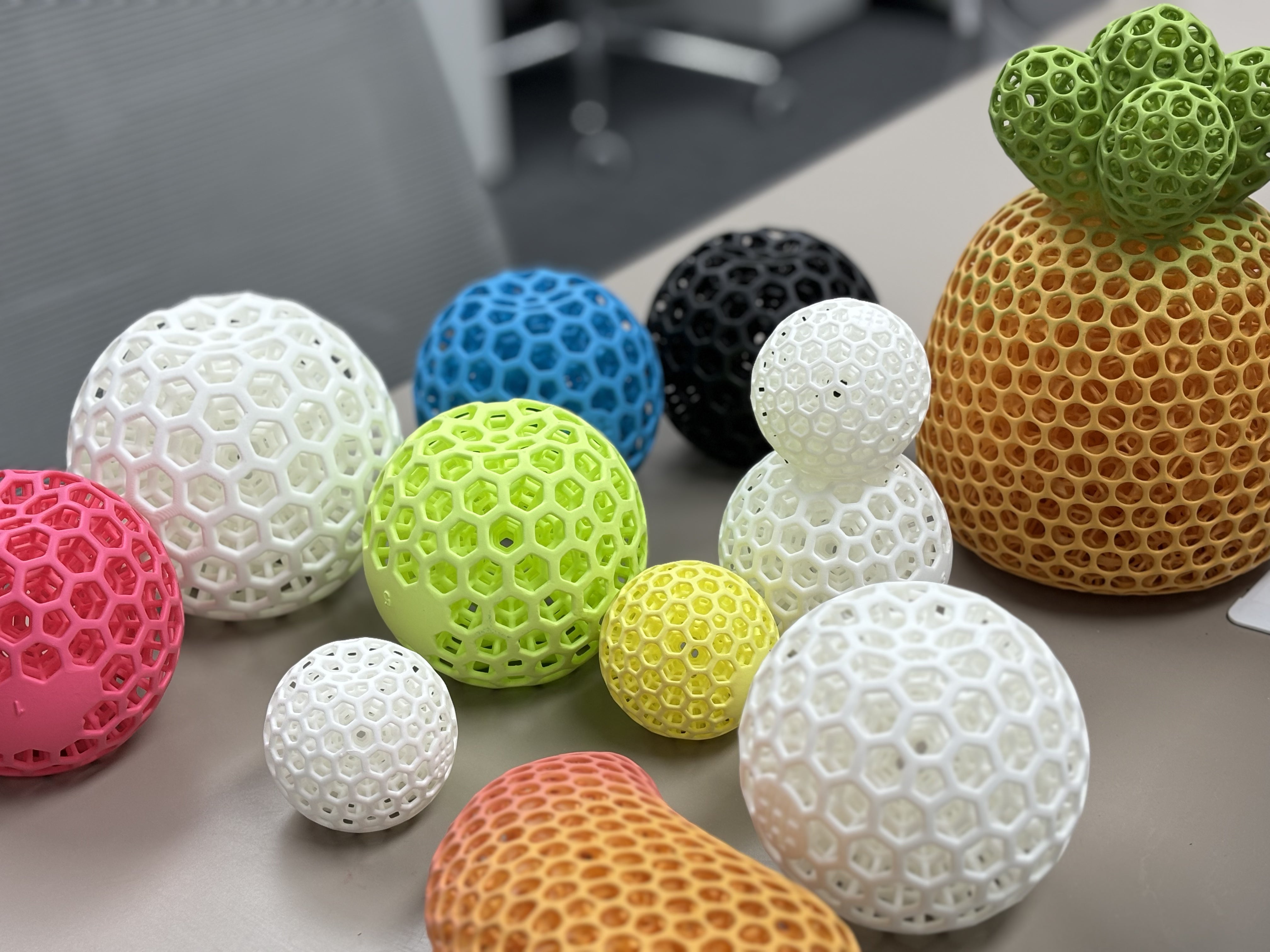 Lettuce Ball: A Stress-Relief Toy, Work Companion, and Recovery Tool.