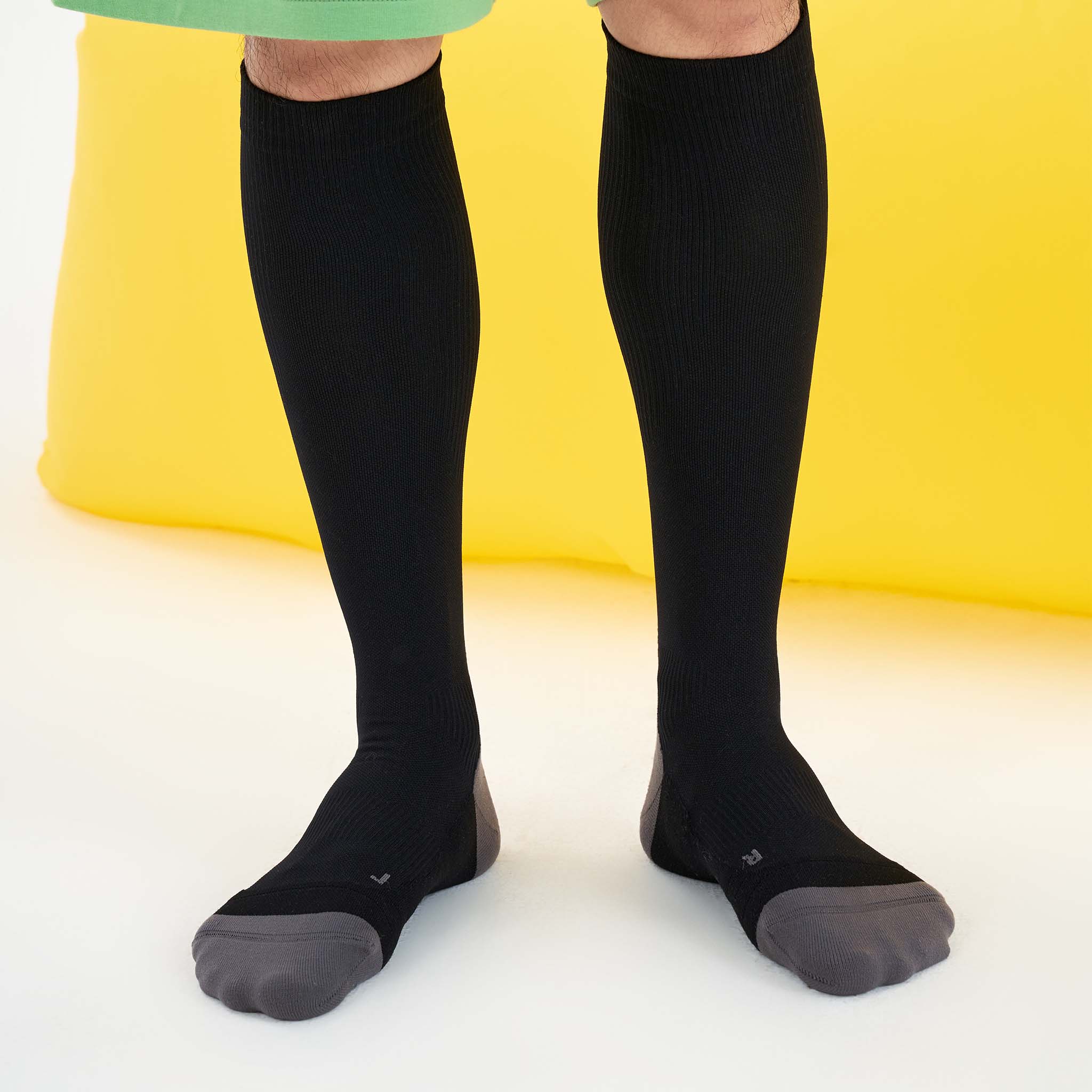 elastic Mens Socks For Workout in black